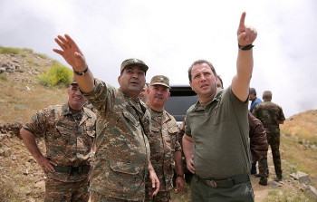 Ermənistan müdafiə naziri Qarabağa gəldi