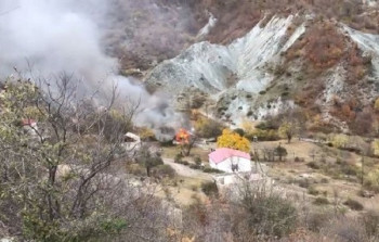 Ermənilər Kəlbəcərdən çıxarkən evləri və meşələri yandırır - VİDEO