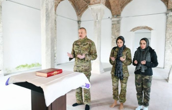 İlham Əliyev və Mehriban Əliyeva Şuşa məscidlərində - FOTO