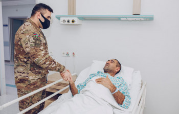 "YAŞAT" fondu iki şəhid atasını əməliyyat etdirdi - FOTO