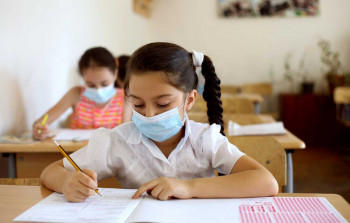 Orta məktəblərin yuxarı siniflərində əyani dərslər bu tarixdən başlayacaq